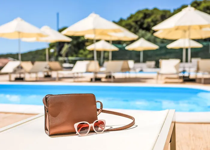 Medena-4 By Interhome トロギール